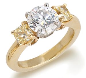 Beautiful 2.01 Carat Diamond Ring Set in 18K Gold
